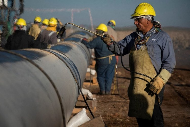 <p>Argentina negocia importar gas de Bolivia y Chile por mayor demanda de energía</p>