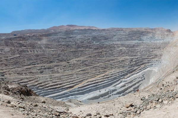 El insólito error de fechas que suspendió un remate de concesiones mineras