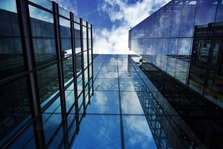 Peruana Aenza adquiere edificio corporativo por US$ 19,5 millones a fondo chileno en Lima