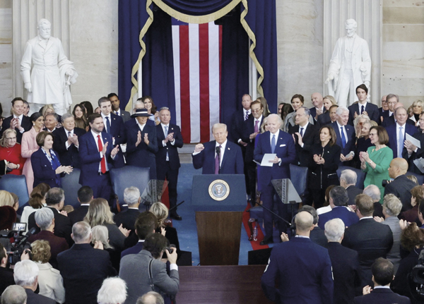 Trump inicia un nuevo mandato presidencial prometiendo el fin del declive estadounidense