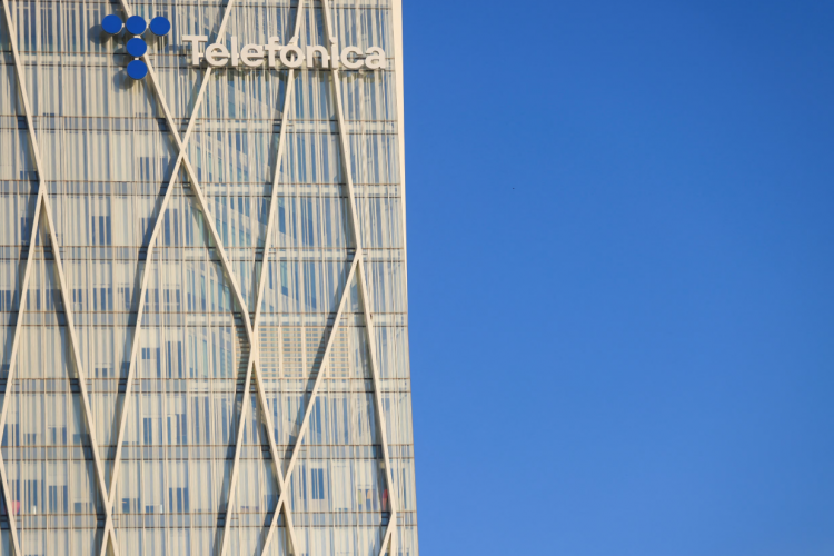 <p>Telefónica habría recibido interés de inversionistas para comprarle el negocio en Argentina, según Bloomberg</p>