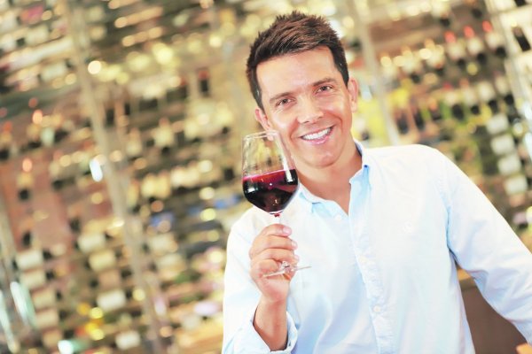 Marcelo Pino, de vender cuchuflís en la playa a ser mejor sommelier de Chile
