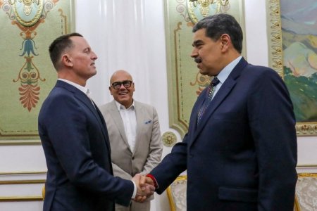 <p>Nicolás Maduro recibe al enviado especial de Trump para tratar temas migratorios y liberación de detenidos estadounidenses</p>