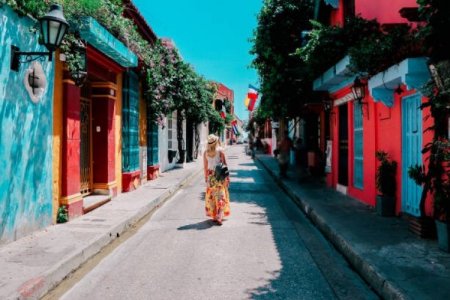 <p>Colombia registró 1.400 millones de turistas internacionales el año pasado, 11% más que 2023</p>