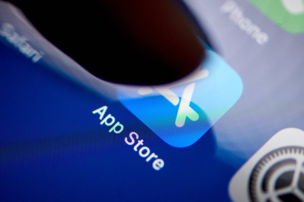 Apple en picada contra Ley de Mercados Digitales de la UE tras llegada de primera app de pornografía al mercado regional del iPhone