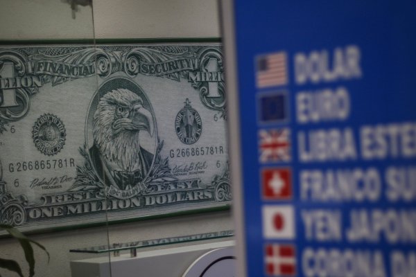 Dólar en baja gracias a recuperación del cobre y aranceles de Trump