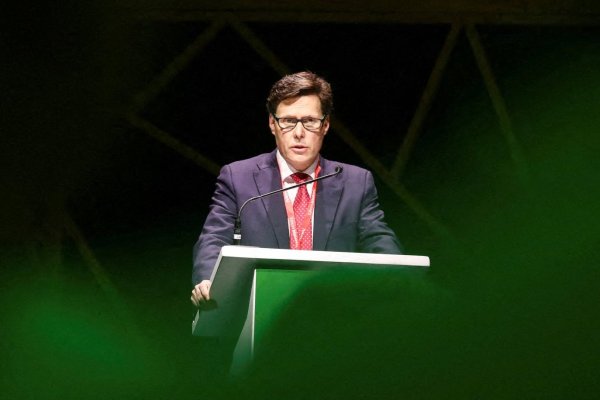 CEO de Anglo American advierte que aranceles de Trump elevarán el costo de la minería durante años