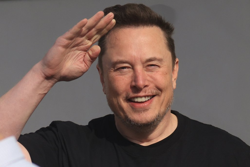 Más de 40 mil empleados federales aceptan renuncia voluntaria propuesta por Trump y Musk