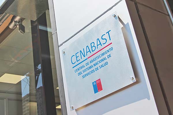 Cenabast registra fármacos propios e incursiona en dispositivos médicos: desde marcapasos a colchones