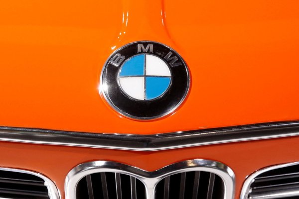 BMW advierte sobre la transición eléctrica y su apuesta por autos a gasolina