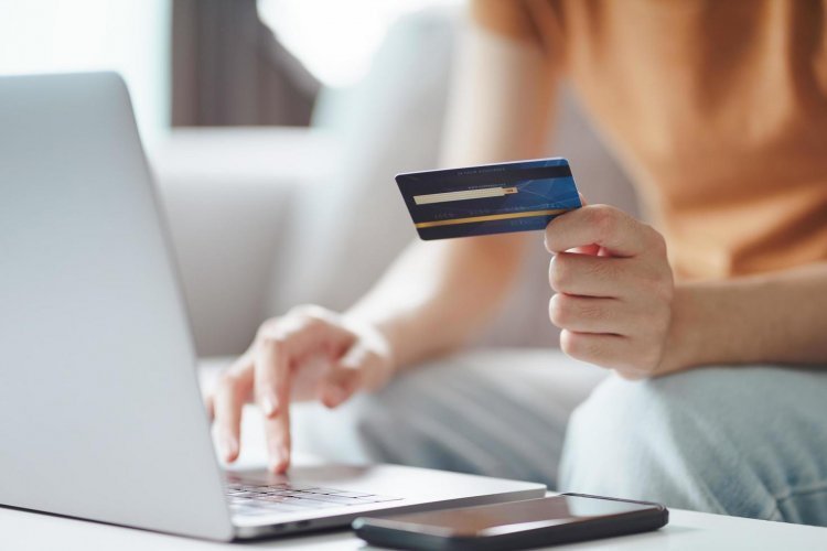 <p>El e-commerce en Argentina creció un 181% durante 2024 en medio de la caída del consumo</p>