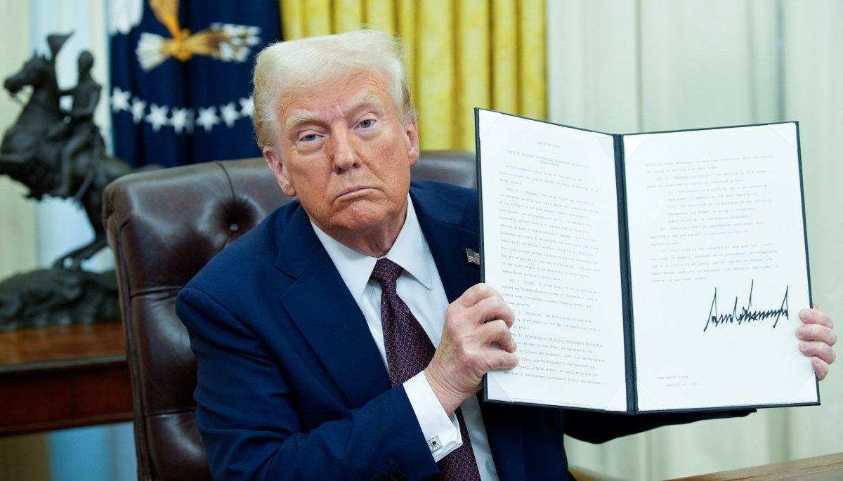 Trump cumple amenazas y decreta arancel de 25% al acero y el aluminio, intensificando la guerra comercial