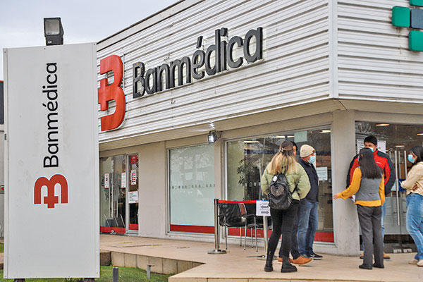 Banmédica aprueba aumento de capital por US$ 480 millones tras Ley Corta de Isapres