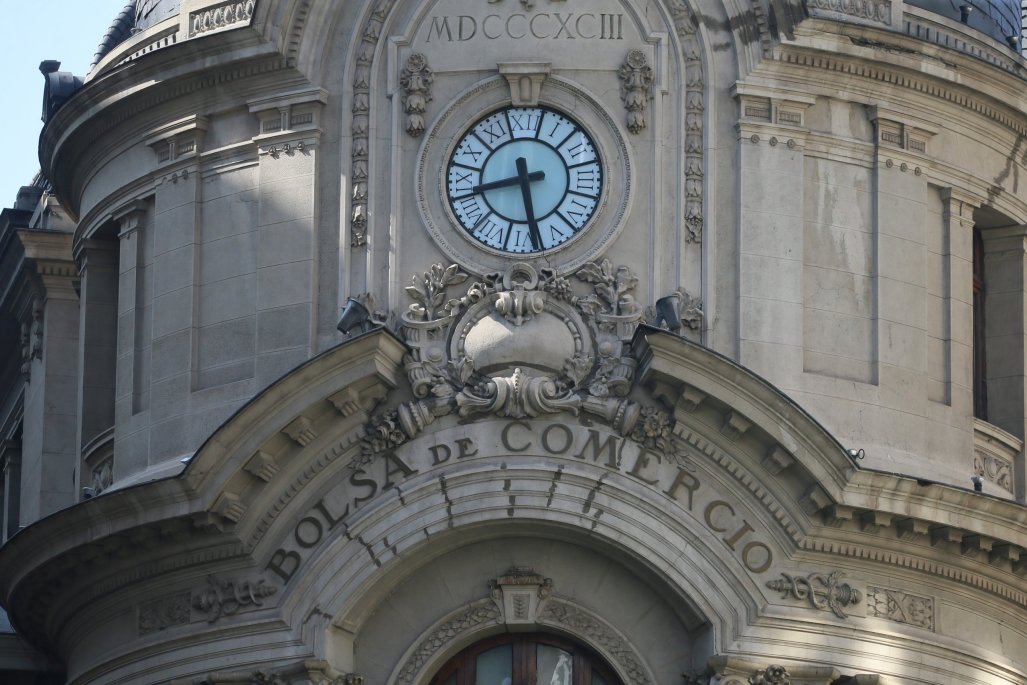 Bolsa chilena sube y se resiste a liquidación de mercados globales tras el IPC estadounidense