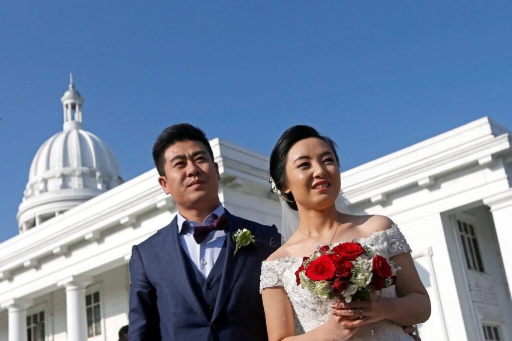 Crisis matrimonial en China: Menos jóvenes y menos matrimonios