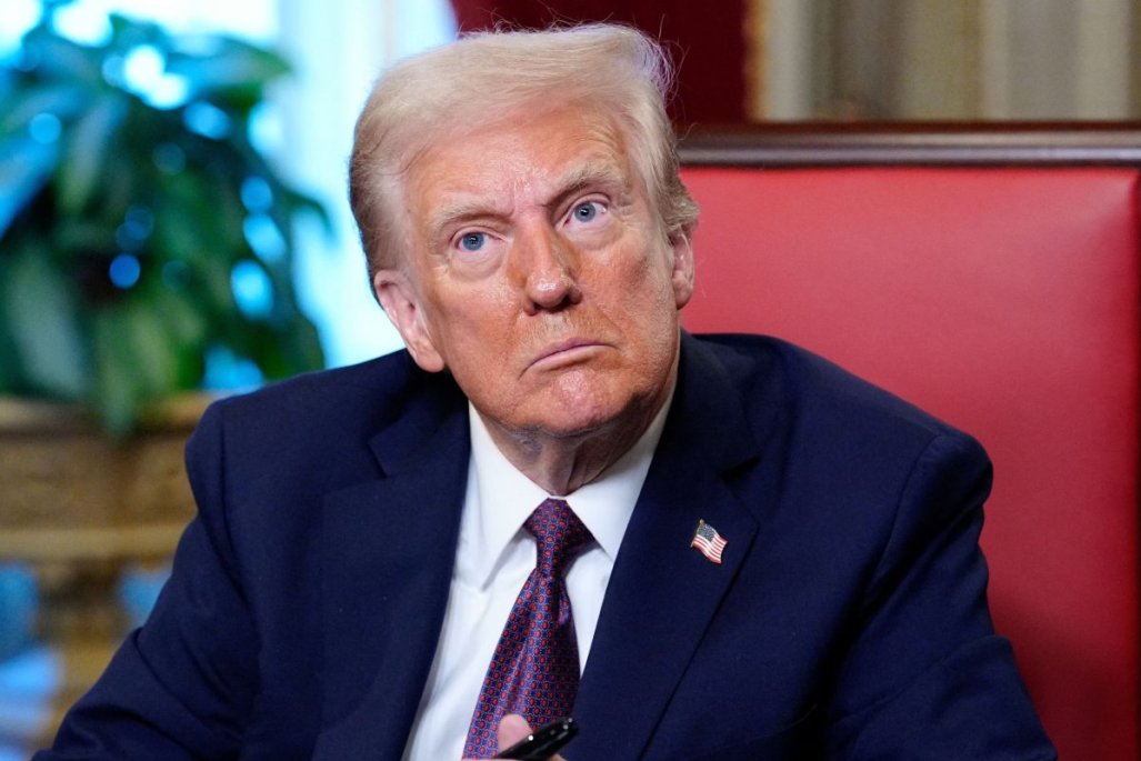 Trump finaliza labores en agencia de desastres climáticos