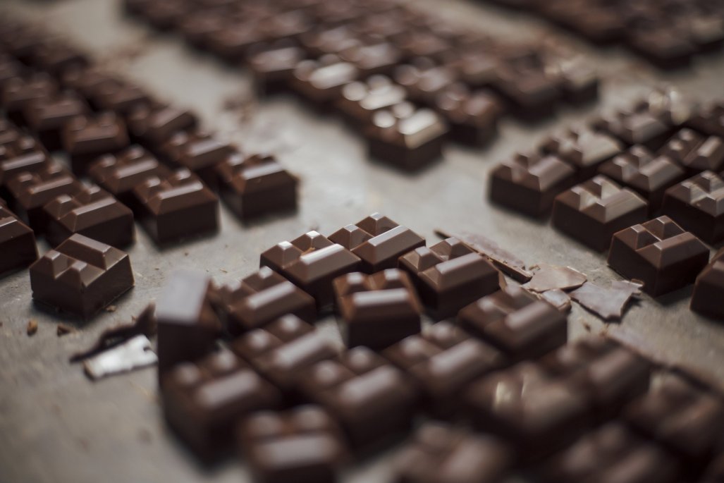 Aumento del cacao provoca alza de hasta 50% en precios del chocolate