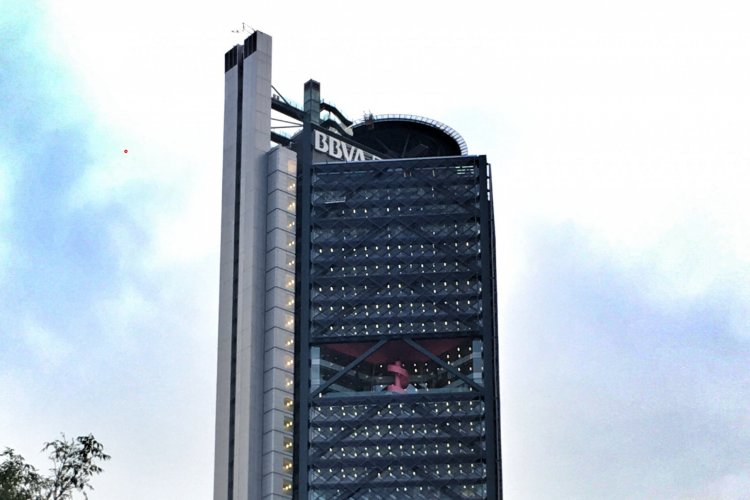 <p>BBVA obtiene luz verde en México para adquirir la filial de Banco Sabadell</p>