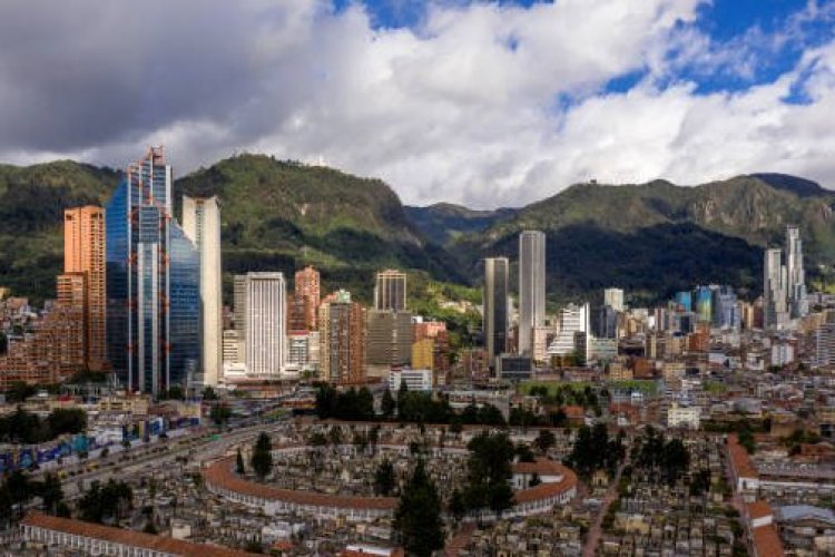 <p>Conectividad, educación y mano de obra, las claves del auge de Bogotá como hub de negocios</p>