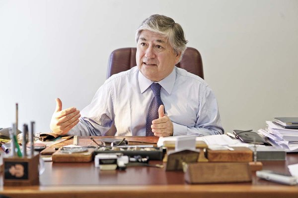 Las primeras jugadas de Carlos Kubick para reanimar Clínica Las Condes