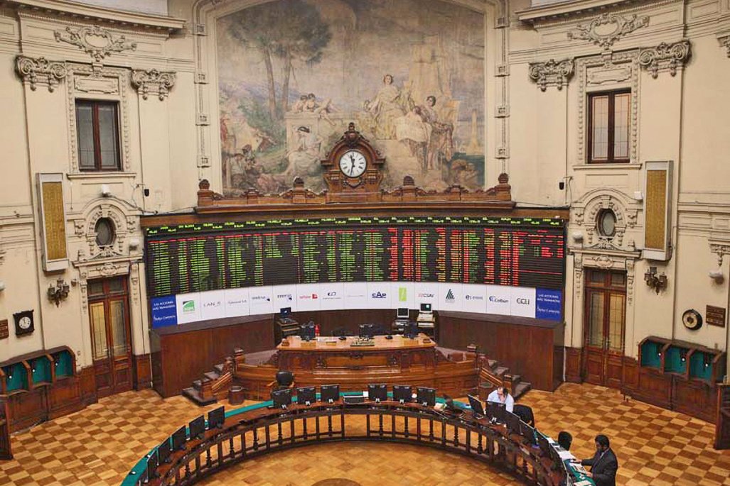 Bolsa chilena se acerca a su máximo histórico a pesar de caídas en Wall Street