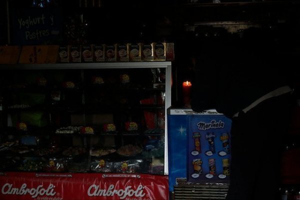 <p>Masivo corte de luz afecta a varias regiones del país: SEC reporta más de un millón de clientes sin suministro</p>