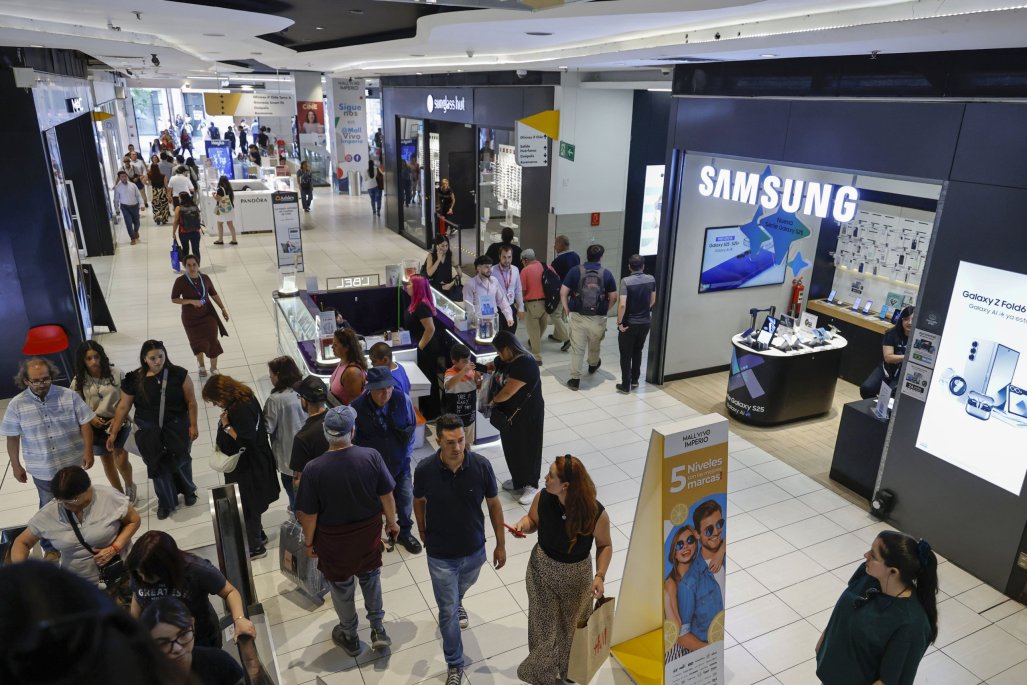 Economía chilena comienza con un buen pie el 2025, pero el mercado advierte una contracción en febrero producto del apagón