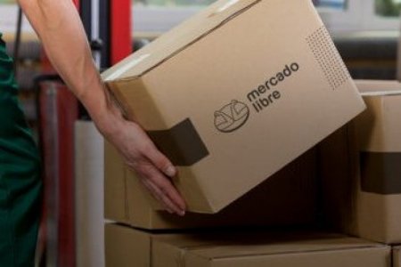 <p>Teléfonos, audífonos y un taladro: los productos más buscados por los latinoamericanos durante 2024</p>