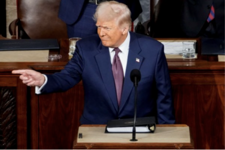 <p>Trump anunciaría esta tarde un posible alivio en las alzas de aranceles para importaciones desde Canadá y México</p>