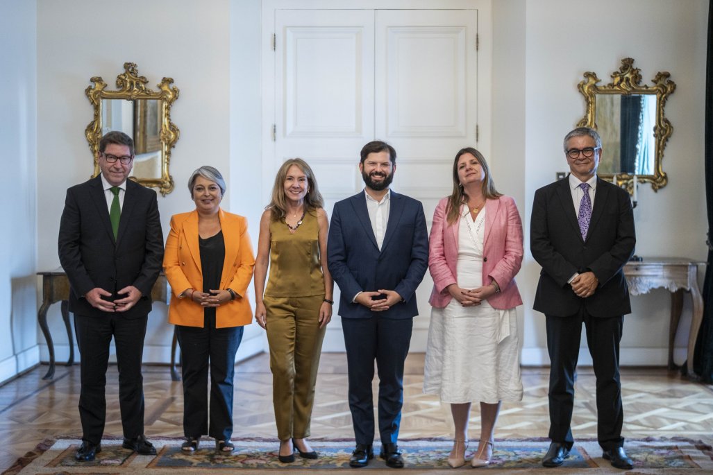 Boric se reúne con grandes empresarios para discutir crecimiento y empleo