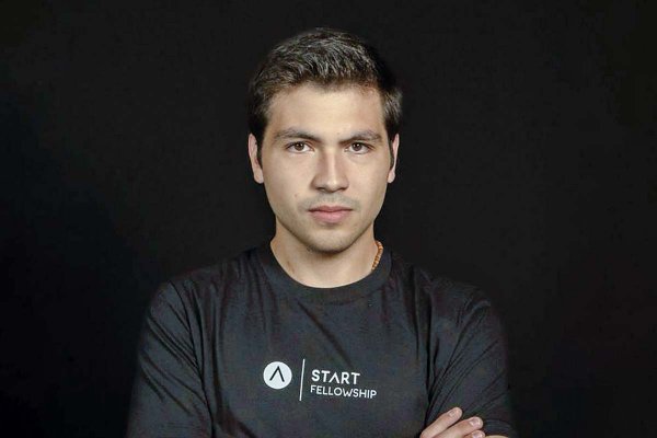 Tiene 21 años, dejó la universidad y quiere que los deliveries sean con drones: el vuelo de Alfonso Rojas