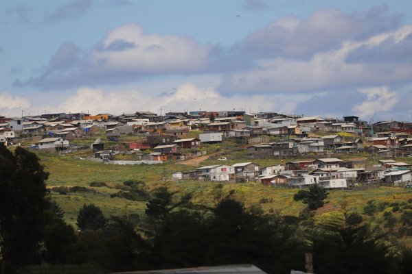 Más de 1.000 campamentos en Chile podrían radicarse: 23% están en Valparaíso