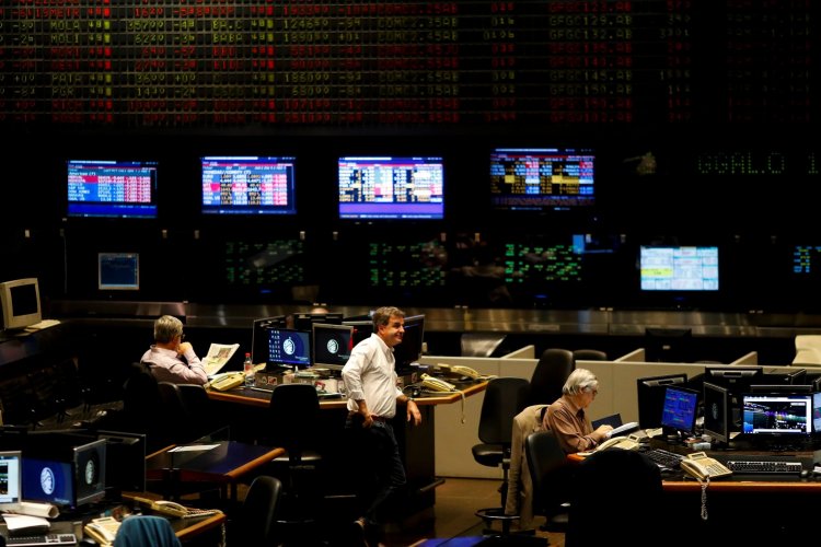 <p>Mercados argentinos caen por aversión al riesgo mientras se esperan avances del acuerdo con el FMI</p>