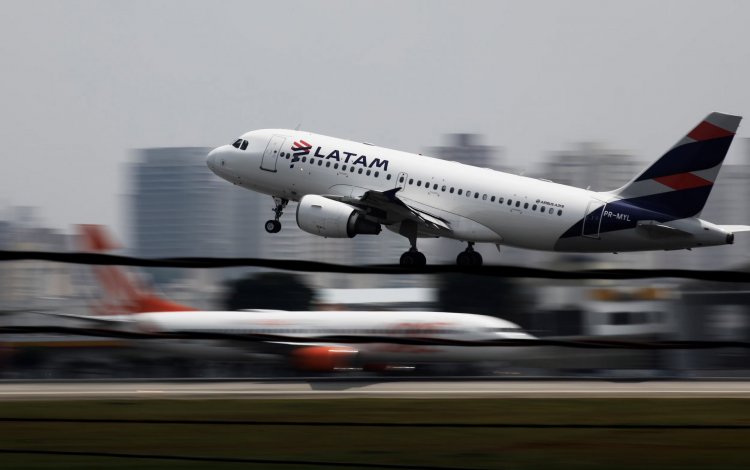 <p>Latam Airlines negocia poner fin a acuerdo de códigos compartidos con la brasileña Voepass</p>