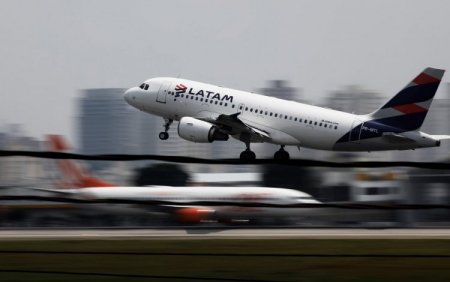 <p>Latam Airlines negocia poner fin a acuerdo de códigos compartidos con la brasileña Voepass</p>