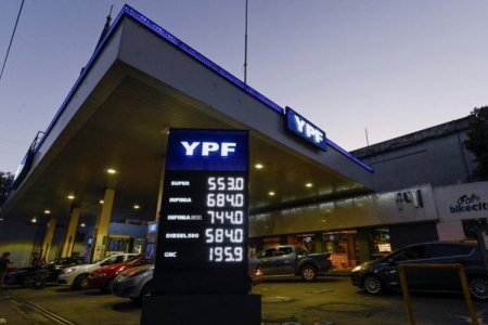 <p>Argentina YPF está en diálogo para vender participación en proyecto offshore de Uruguay, según su presidente ejecutivo</p>