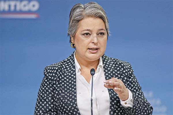 Ministra Jara anuncia reforma de pensiones para este jueves en Peñalolén