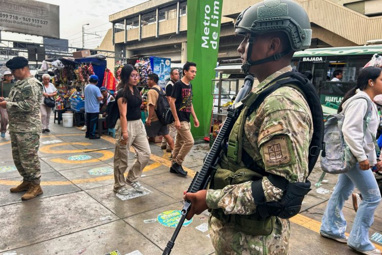 <p>Ola de delincuencia en Perú: Gobierno oficializa el estado de emergencia en Lima Metropolitana y Callao por 30 días</p>