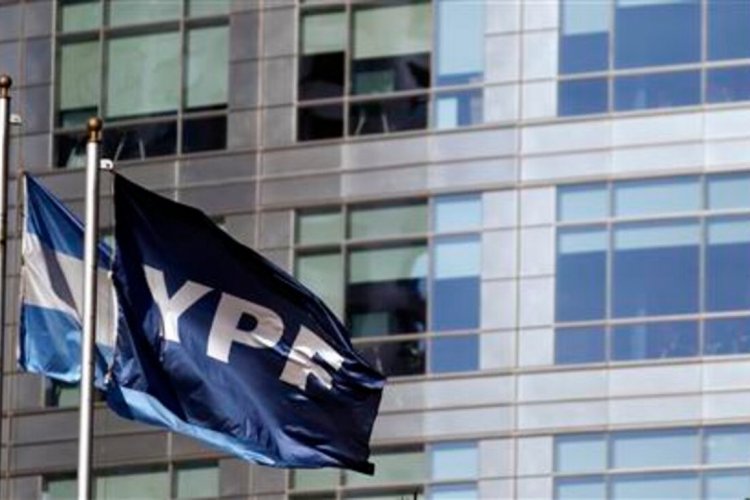 <p>Una decisión drástica tomó la argentina YPF: puso en venta todo lo que no es Vaca Muerta</p>