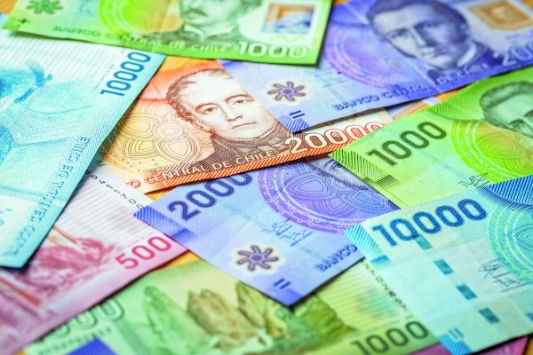 ¿Conviene invertir en pesos para aprovechar el rally de esta moneda?