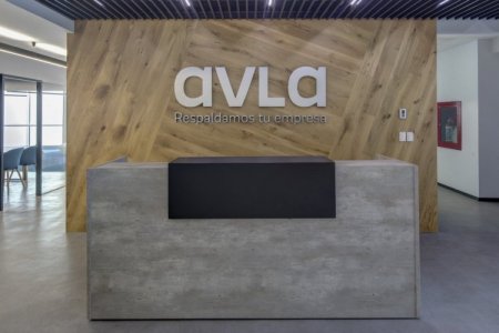 <p>De Chile a Perú: AVLA apuesta por seguros para infraestructura de energías limpias</p>