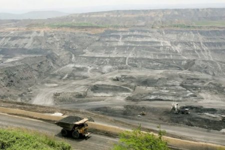 <p>Cerrejón recorta producción: Mina colombiana reducirá hasta 10 millones de toneladas de carbón al año</p>