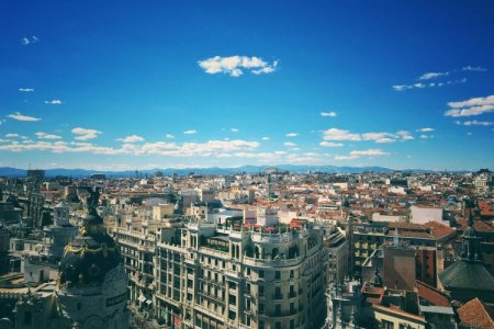 <p>Boom de la inversión latina en España: participación crece 3,7% en 2024 y marca récord histórico</p>