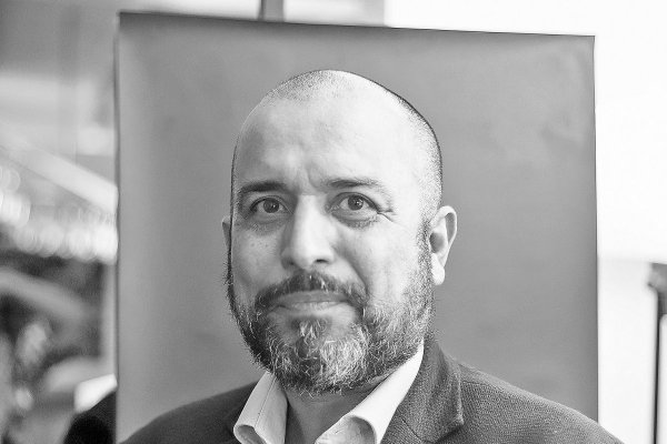 <p>Carlos Correa: “La oposición ya terminó con la familia Allende... Pero no se va a quedar tranquila: irá por el Presidente”</p>