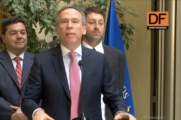 <p>Ahora en DF | Diputados de Chile Vamos piden la renuncia de abogados por la fallida compra de la casa de Allende</p>