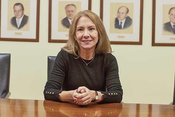 Crisis Arancelaria: Advertencia de la Presidenta de la CPC sobre su Larga Duración