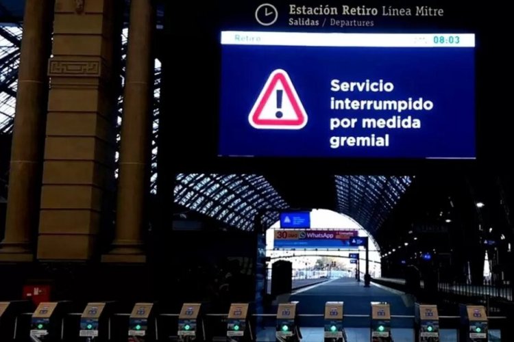 <p>Milei enfrenta su tercera huelga general en Argentina en contra de medidas de ajuste</p>