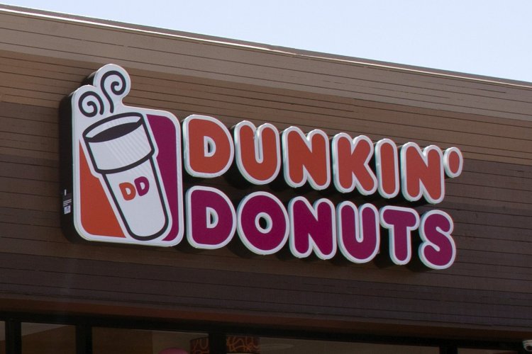 <p>Bain Capital comprará operador de restaurantes Dunkin' y Little Caesars, Sizzling Platter</p>