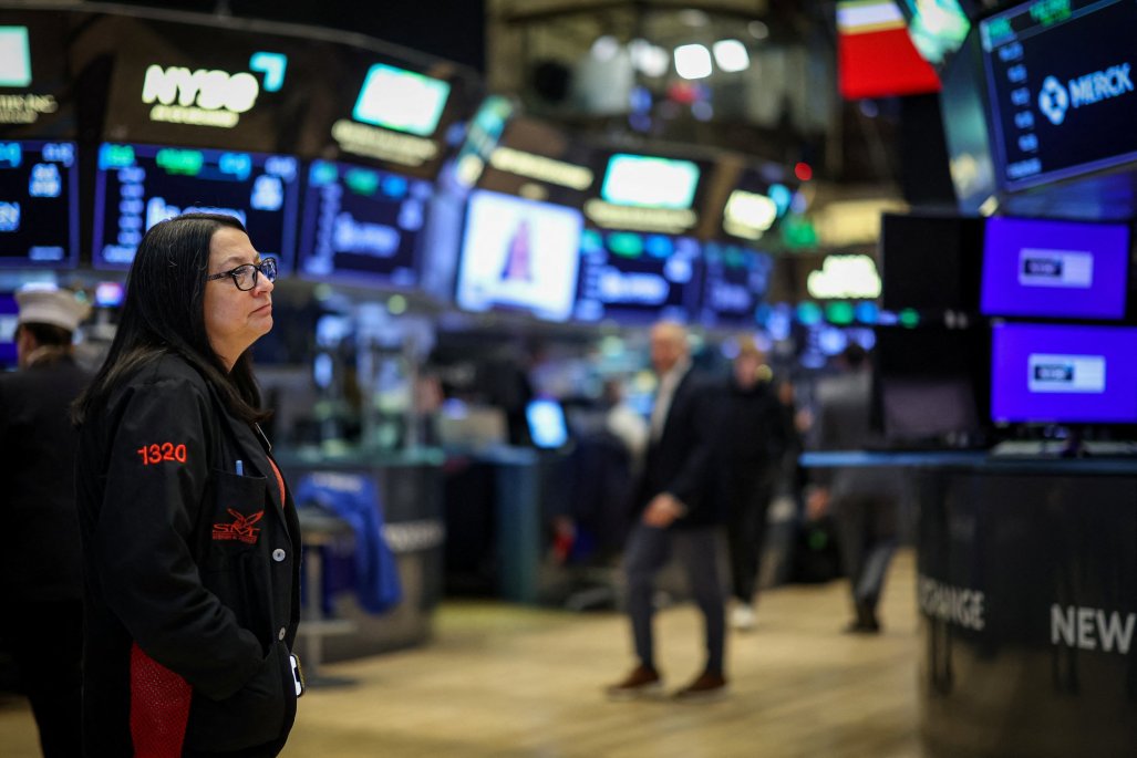 Wall Street inicia la jornada en negativo tras el repunte del IPC estadounidense