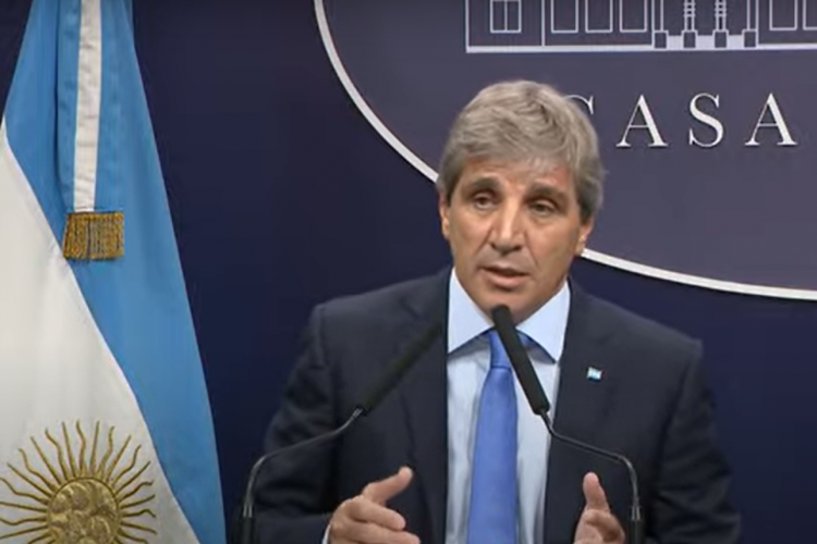 <p>Argentina levanta el control cambiario tras acuerdo con el FMI: El país "está listo para crecer a tasas chinas"</p>